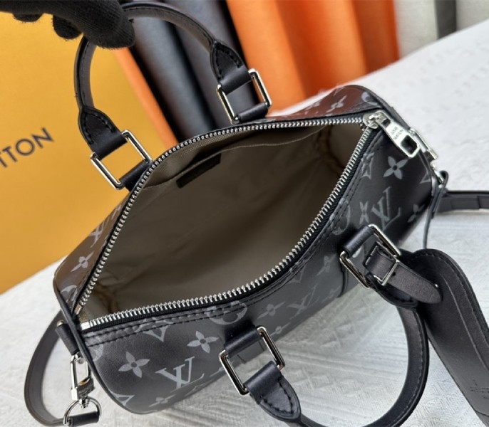 L0vis Vvtt0n Brushed Monogram Keepall Bandouliere 25 City Bag In Black