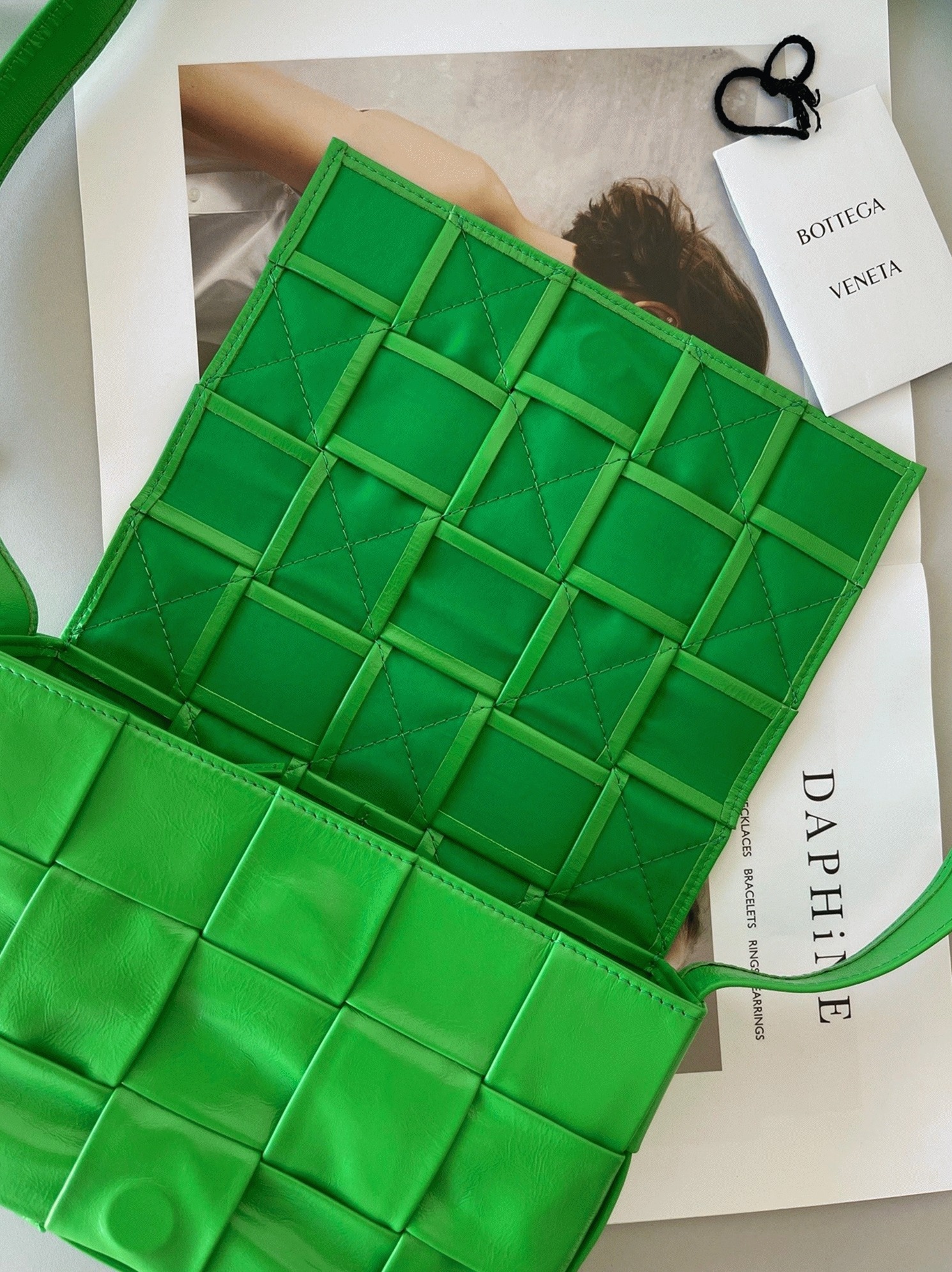 Top Quality Fake B0tt*ga Ven*ta Cassette Bag In Parakeet