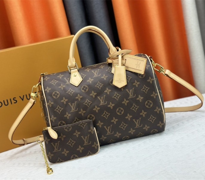 L0vis Vvtt0n Monogram Canvas Speedy P9 Bandouliere 30 Bag