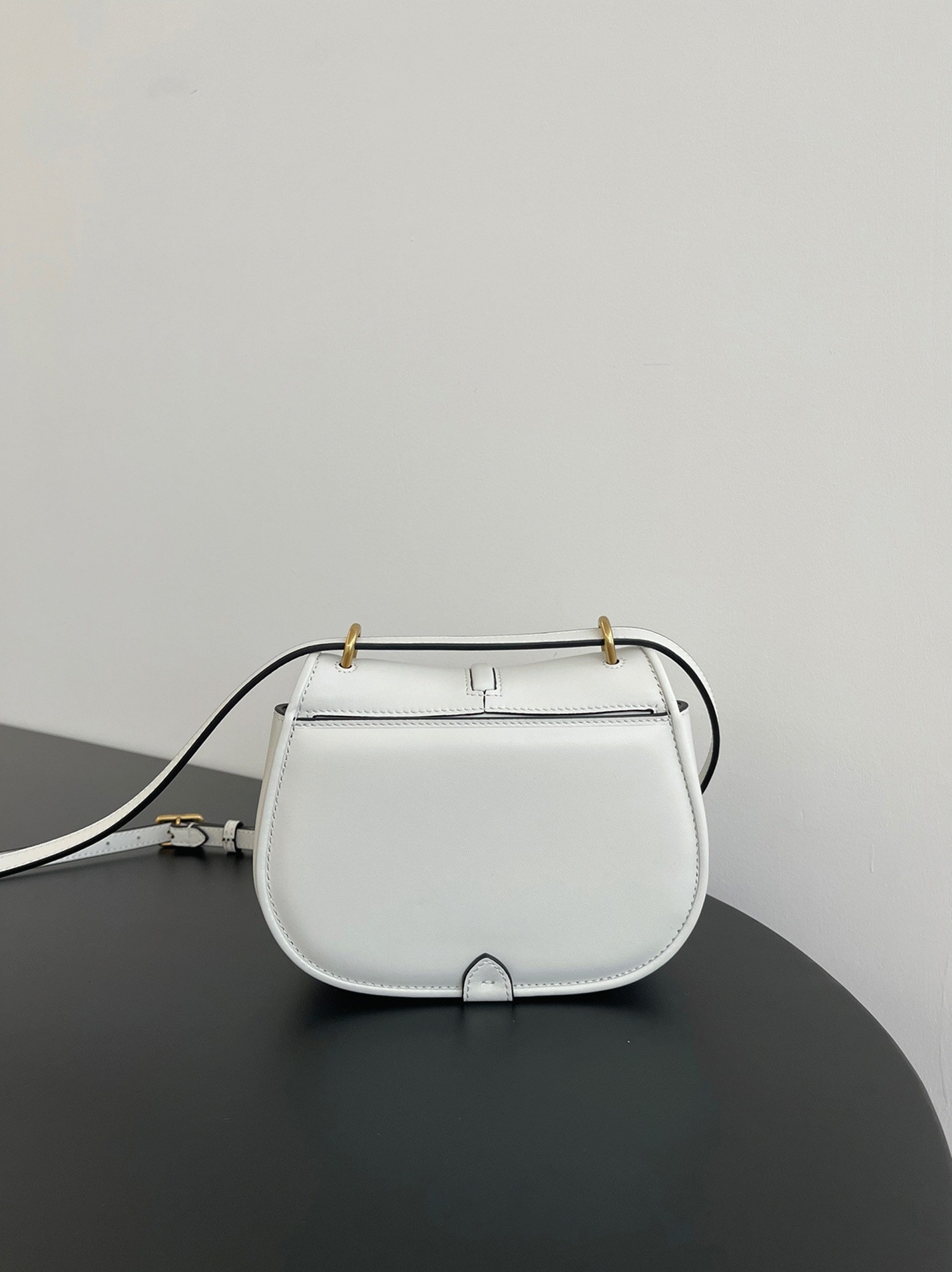 Top Quality Knockoff F**di C’mon Small Bag in White