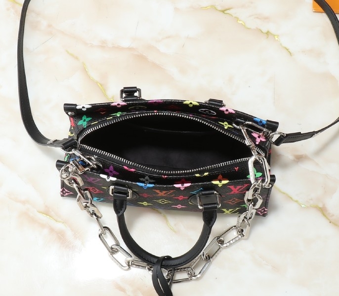 LV X TM Multicolored Onthego East West Chain In Black