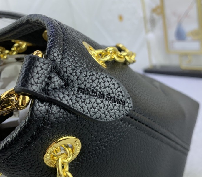 L0vis Vvtt0n Monogram Empreinte Leather Bundle Bag In Black