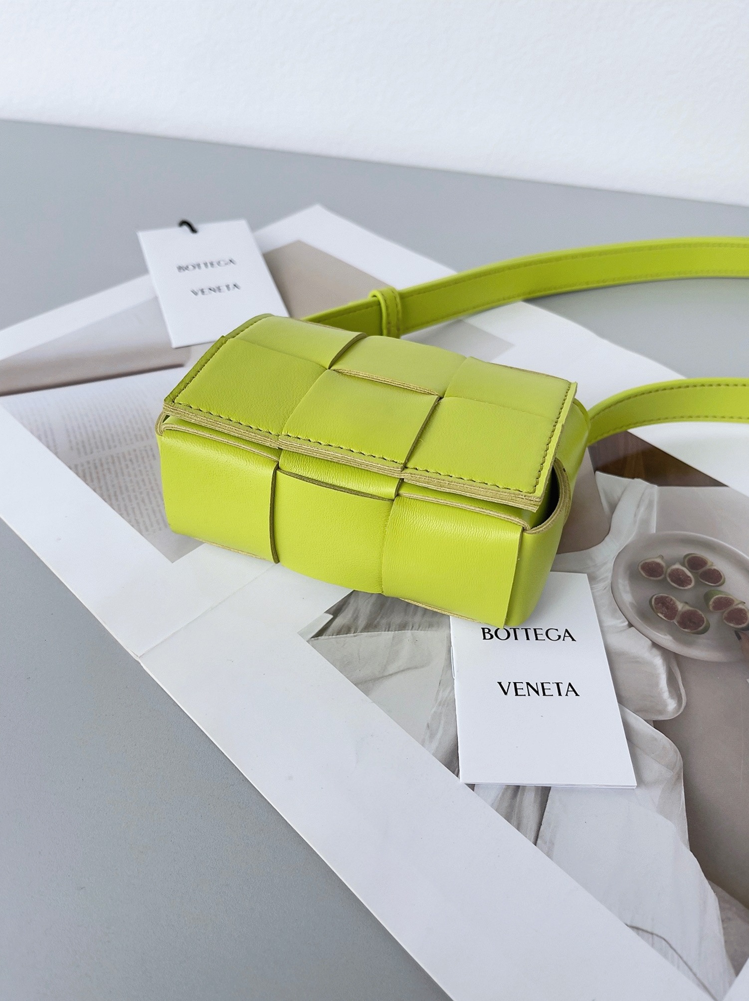 Top Quality Replica B0tt*ga Ven*ta Candy Cassette Bag In Acid Kiwi