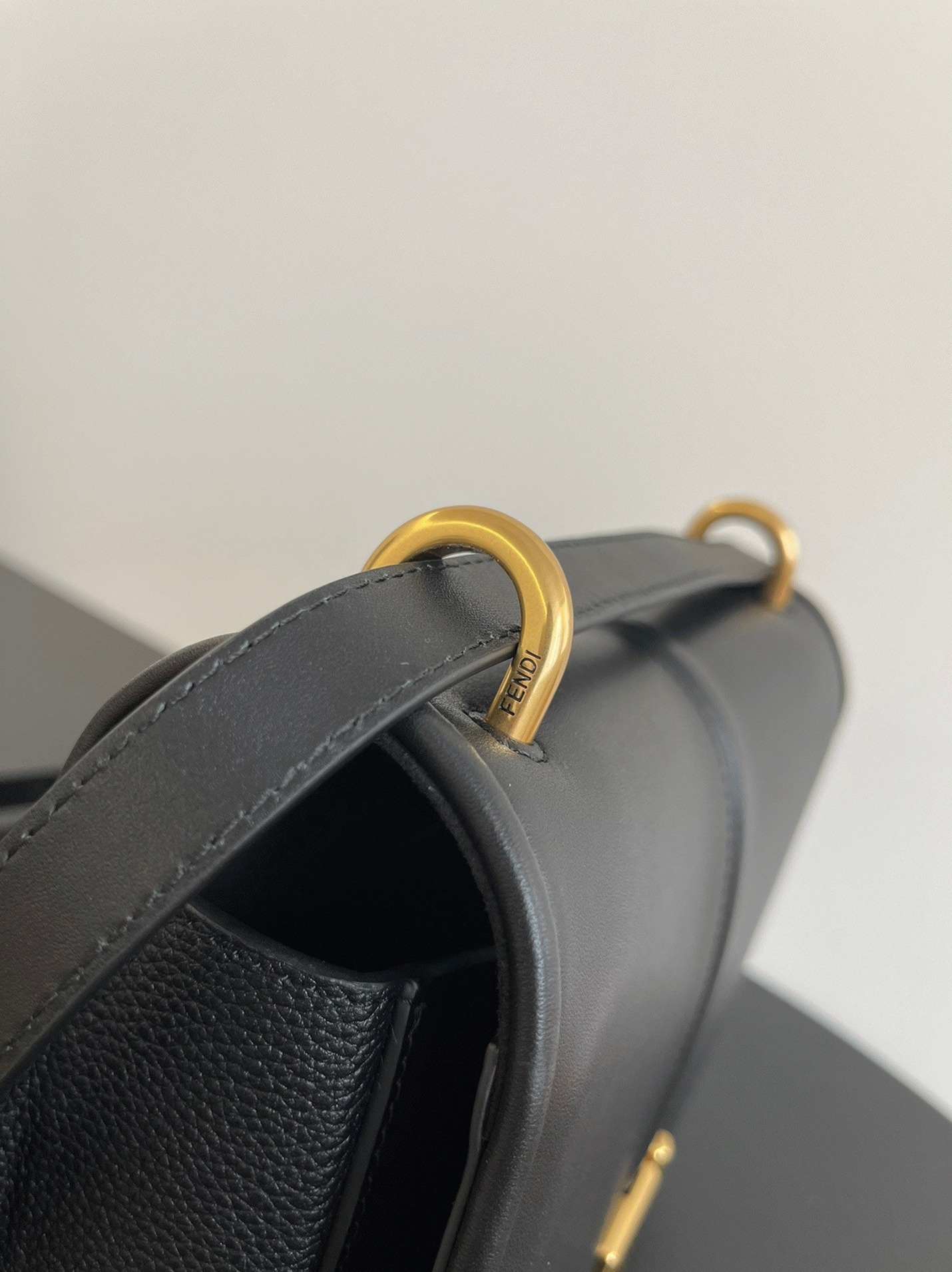 Top Quality Replica F**di C’mon Medium Bag in Black