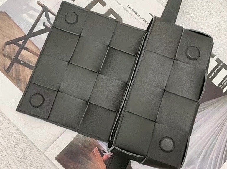 Fake B0tt*ga Ven*ta Cassette Belt Bag Black