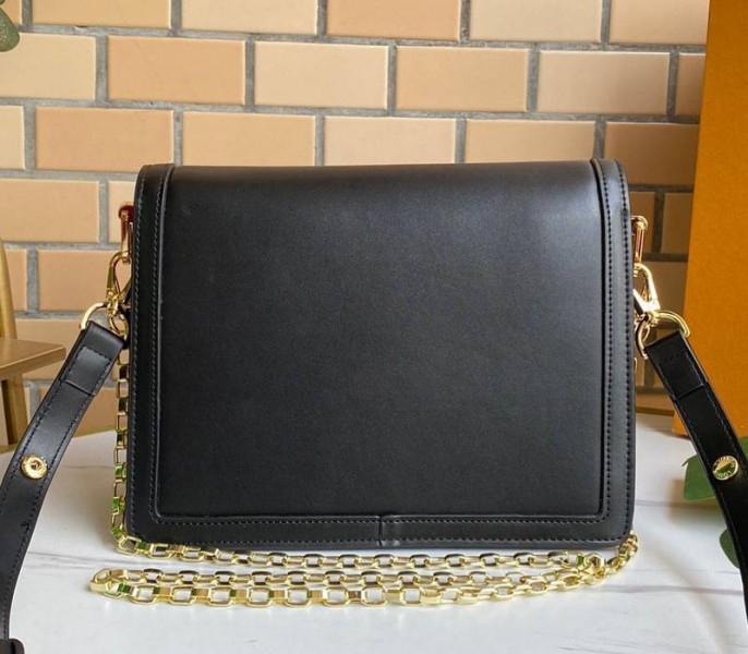 L0vis Vvtt0n Dauphine Lugano MM Bag In Black