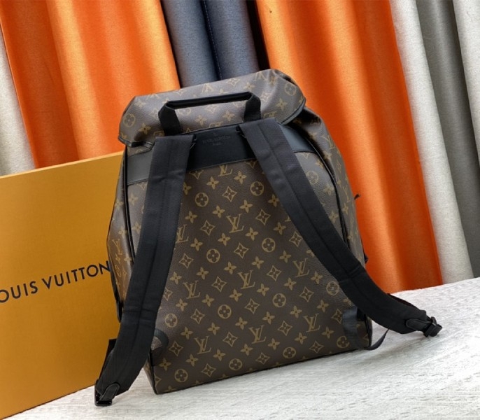L0vis Vvtt0n Monogram Canvas Montsouris Backpack In Black