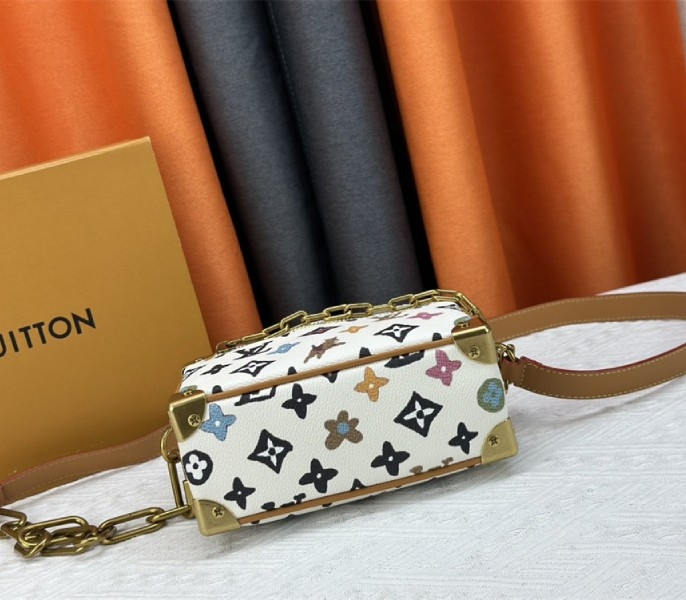 L0vis Vvtt0n Monogram Craggy Mini Soft Trunk In Vanilla