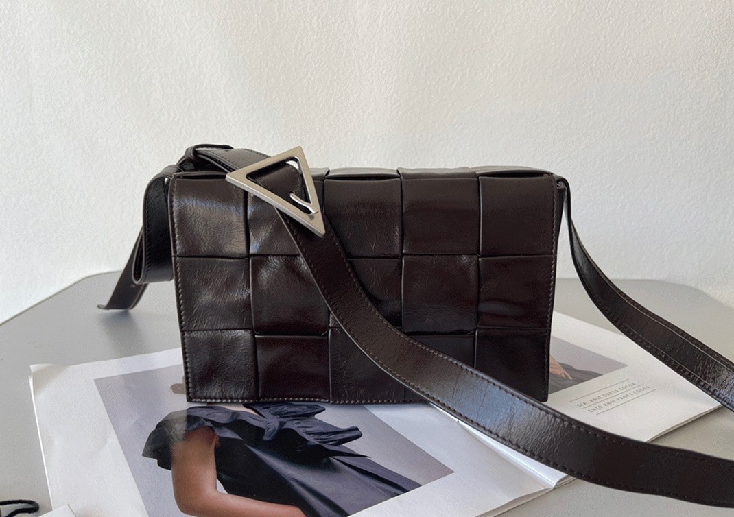 Top Quality Replica B0tt*ga Ven*ta Cassette Bag In Fondant