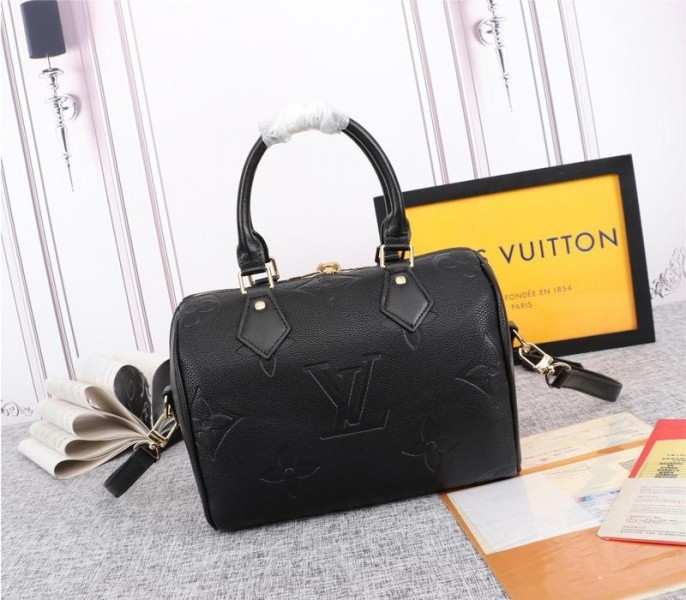 L0vis Vvtt0n Monogram Empreinte Leather Speedy Bandouliere 25 Handbag In Black