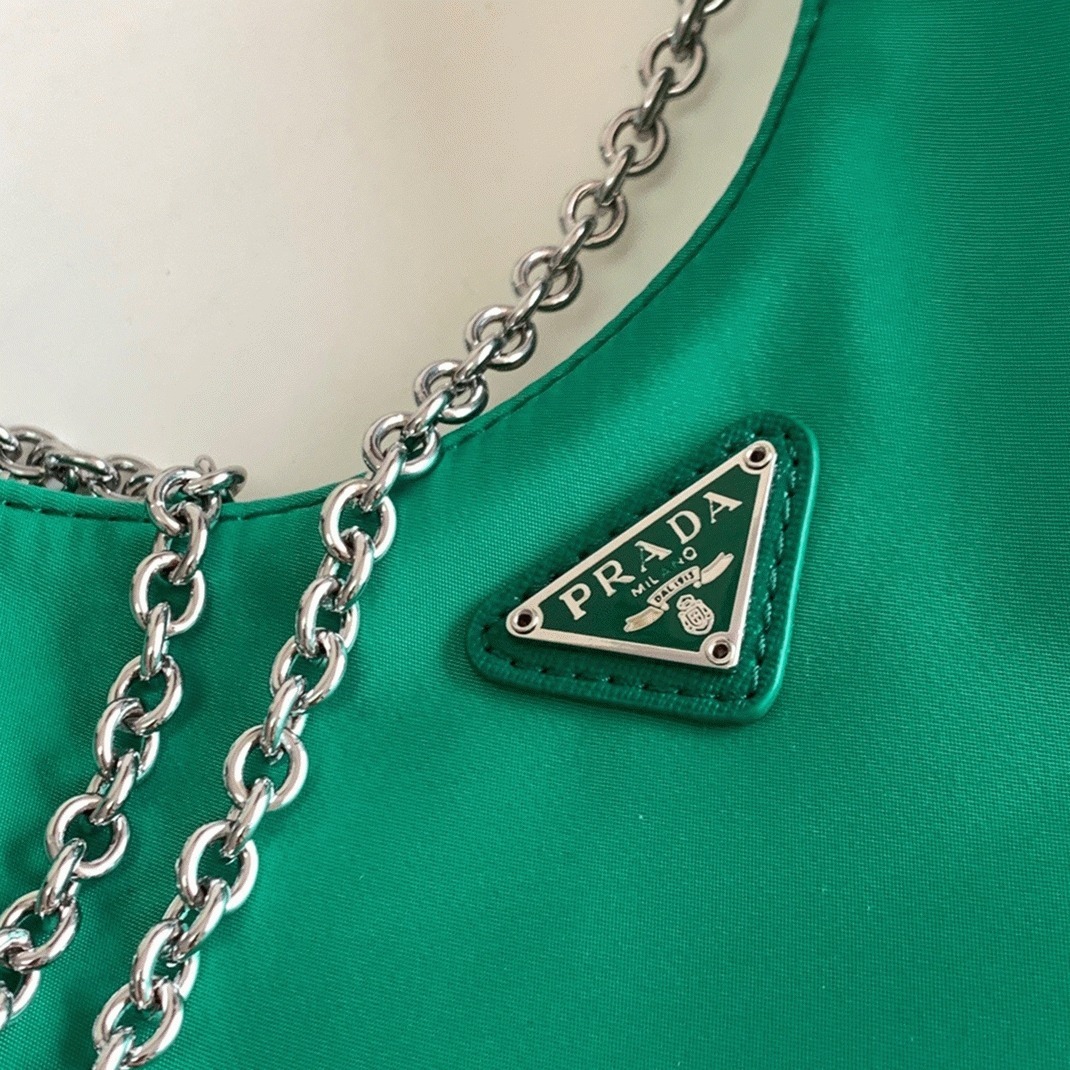 Pra*a Re-Edition Shoulder Bag Replica in Green