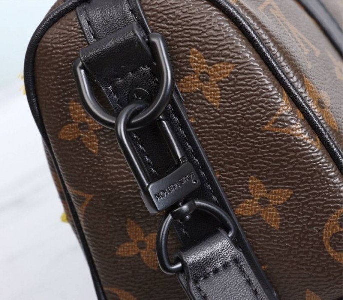 L0vis Vvtt0n Monogram Canvas Mens Zoooom With Friends Nano Keepall Travel Bag