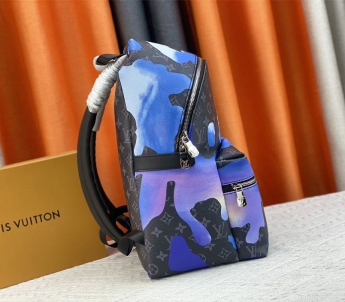 L0vis Vvtt0n Monogram Eclipse Discovery Backpack In Blue Sunrise