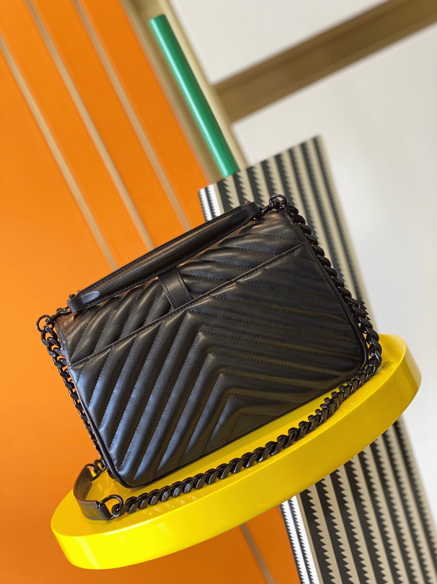 Replica Sa1nt Lau*nt College Medium Chain Bag with Black