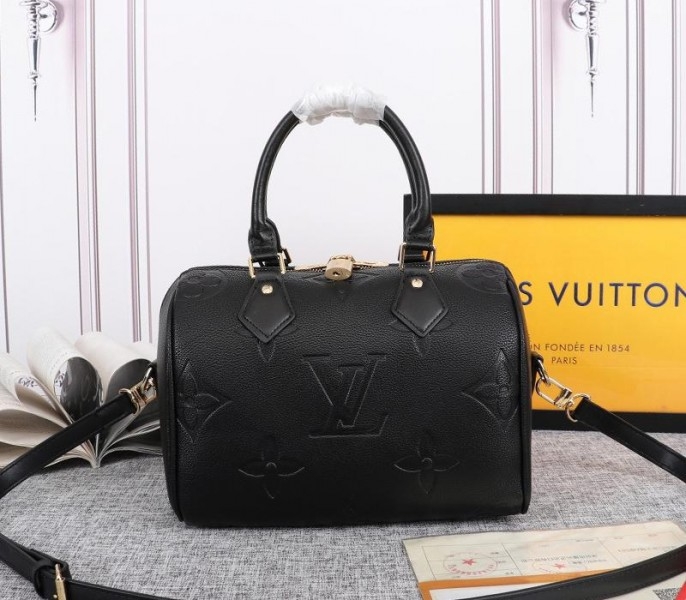 L0vis Vvtt0n Monogram Empreinte Leather Speedy Bandouliere 25 Handbag In Black