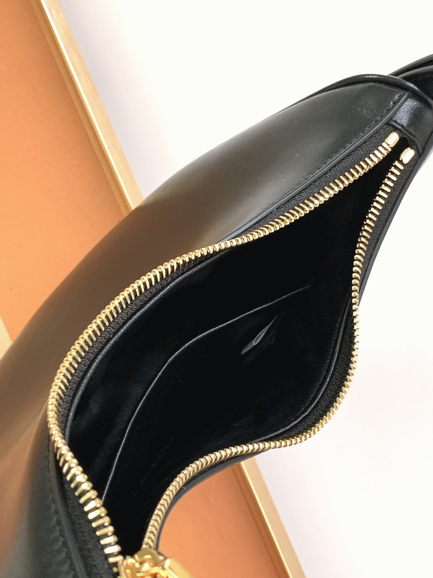 Black Pra*a Arque Shoulder Bag Replica