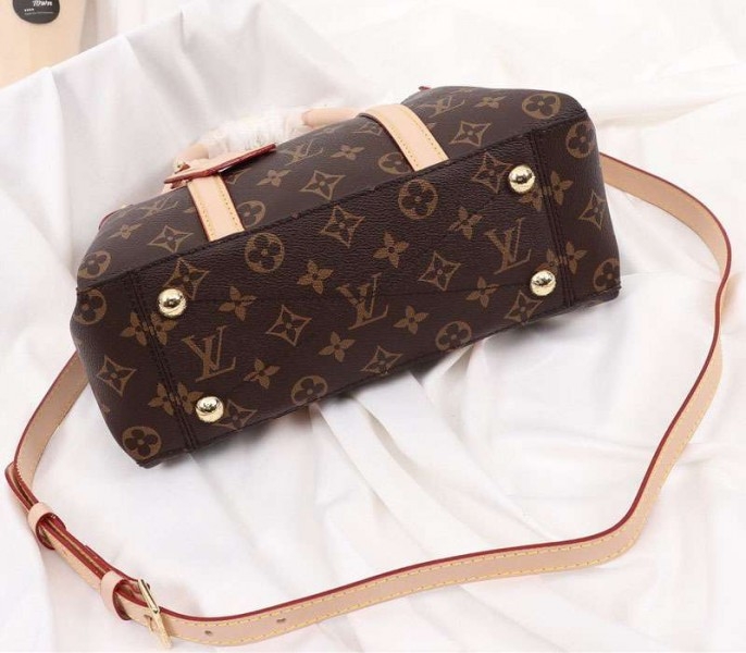 L0vis Vvtt0n Monogram Canvas Soufflot BB Bag
