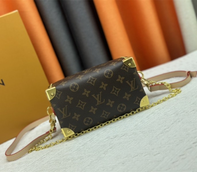 L0vis Vvtt0n Monogram Canvas Cruise 2025 Speedy 20 Trunk Bag In Natural