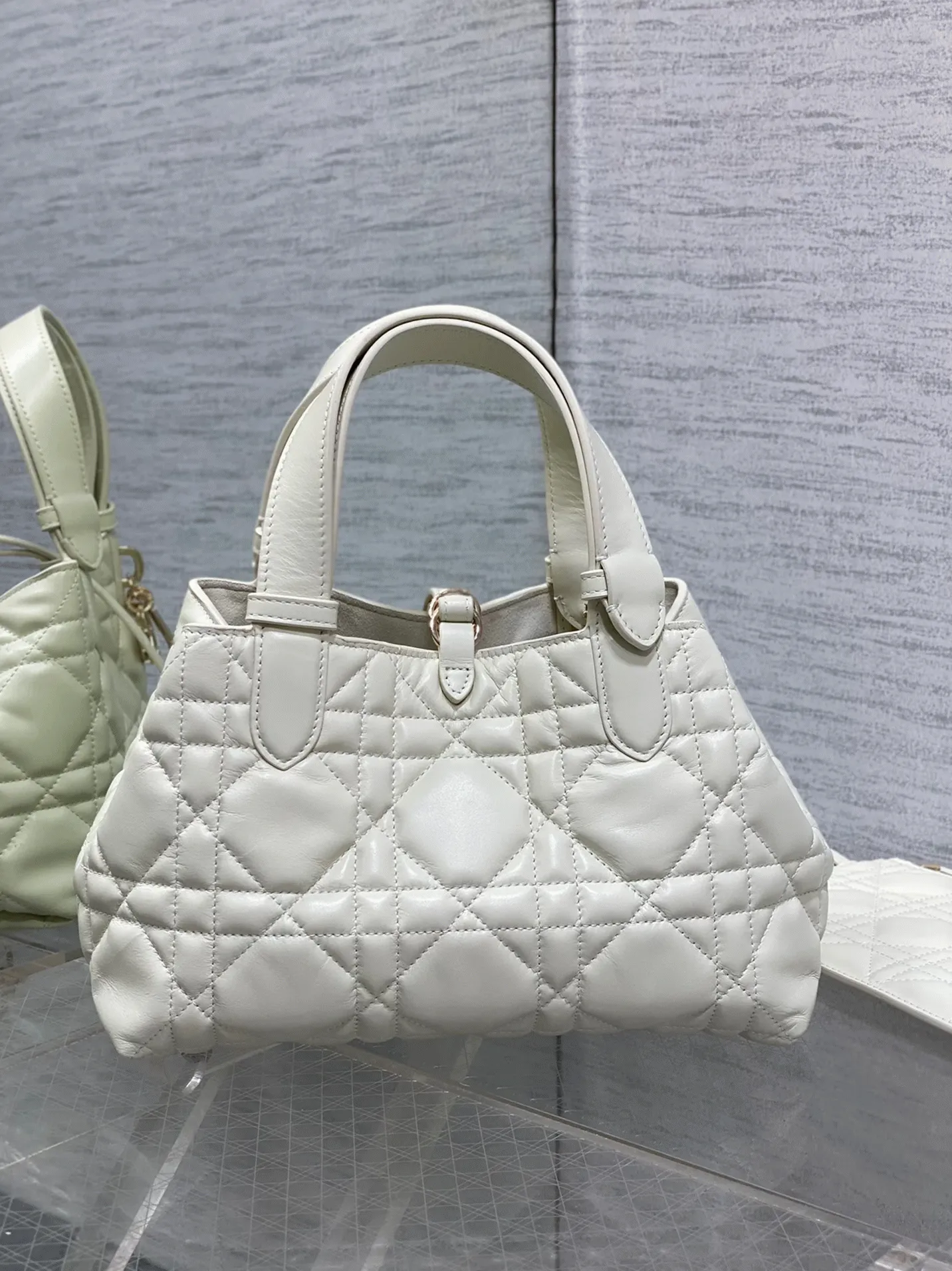 D10r Toujours Small Bag Knockoff in White Macrocannage Calfskin