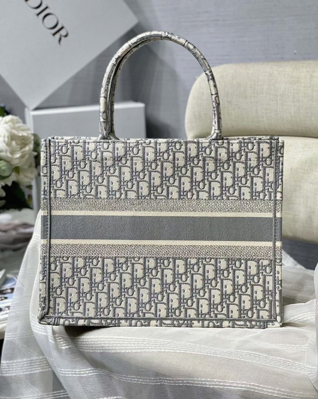 D10r Medium Book Tote Bag Faux in Grey D10r Oblique Embroidery