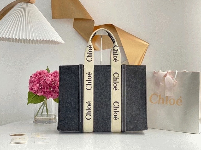 top quality fake Ch10e medium woody tote bag in grey felt