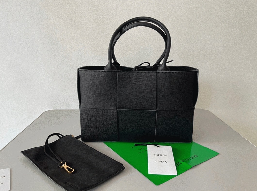 Fake B0tt*ga Ven*ta Arco Small Tote Black
