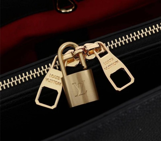 L0vis Vvtt0n Monogram Empreinte Montaigne BB In Black