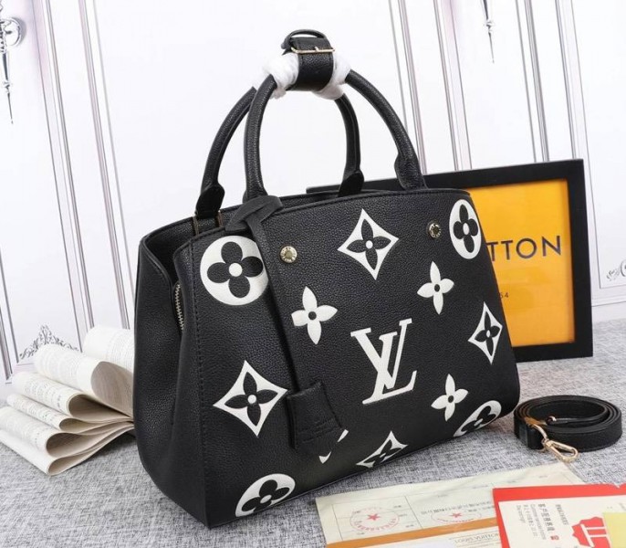 L0vis Vvtt0n Monogram Empreinte Montaigne MM In Black