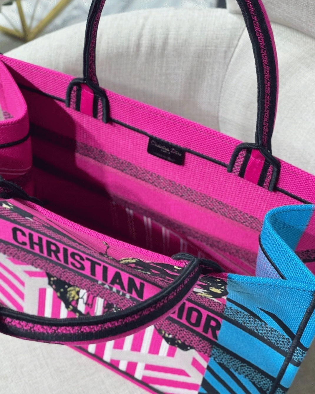 D10r Medium Book Tote Bag Fake in Pink D-Jungle Pop Embroidery