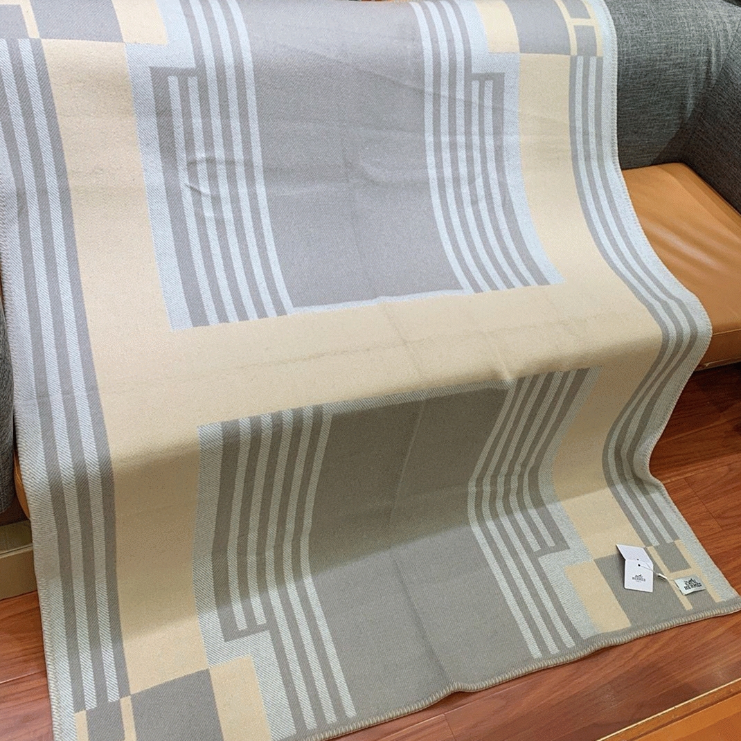 Fake H**me5 Ithaque blanket in grey wool and cashmere