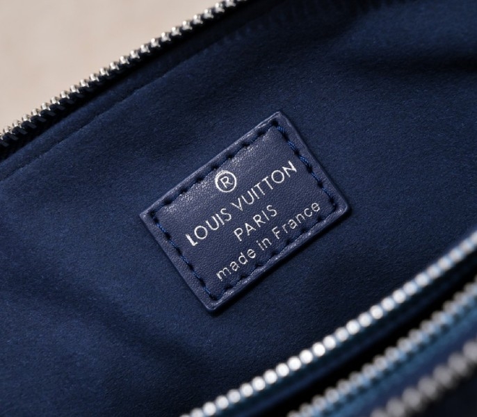 L0vis Vvtt0n Coussin PM Bag In Navy Blue With Jacquard Strap
