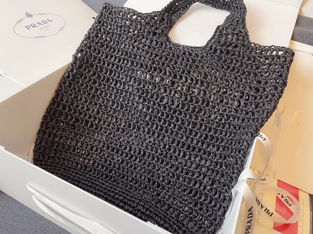 Pra*a Large Tote Bag Fake in Black Woven Raffia