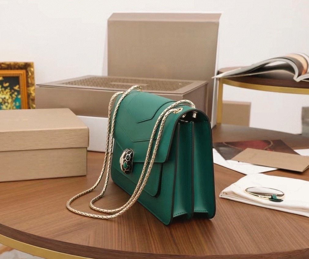 Replica Bv1g*ai Serpenti Forever Medium Shoulder Bag Green Calfskin