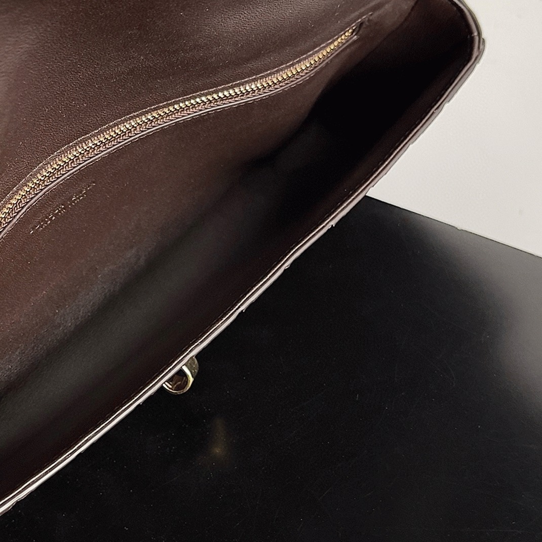 Replica B0tt*ga Ven*ta Andiamo Clutch with Handle Fondant Intrecciato Lambskin