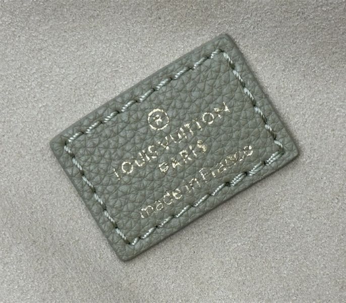 L0vis Vvtt0n Low Key Cabas MM Bag In Limestone Gray