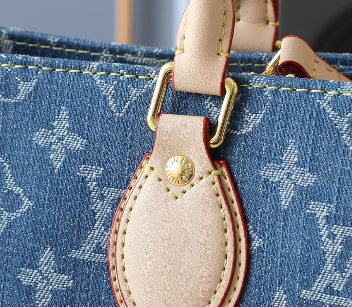 monogram De*1m onthego pm in blue