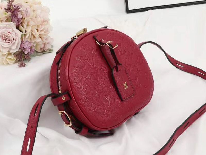 L0vis Vvtt0n Monogram Empreinte Boite Chapeau Souple MM Bag In Red