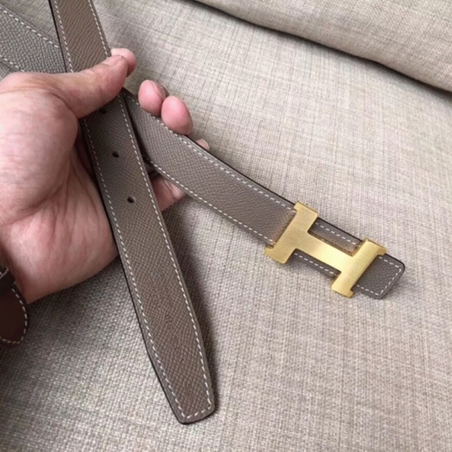 Knockoff H**me5 Mini Constance belt buckle crafted in taupe epsom
