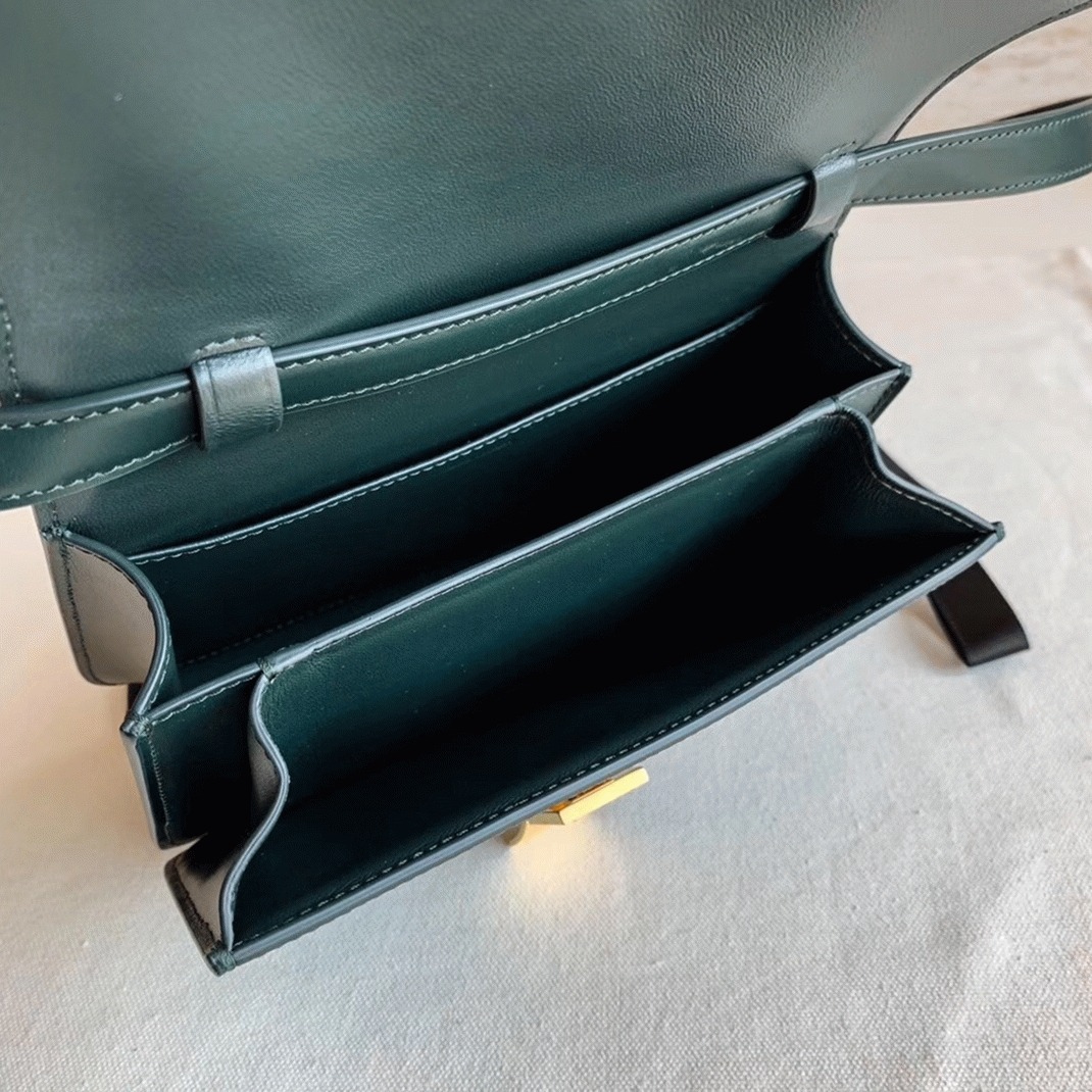 Top Quality Fake Ce1i*e Classic Box Medium Bag In Amazone