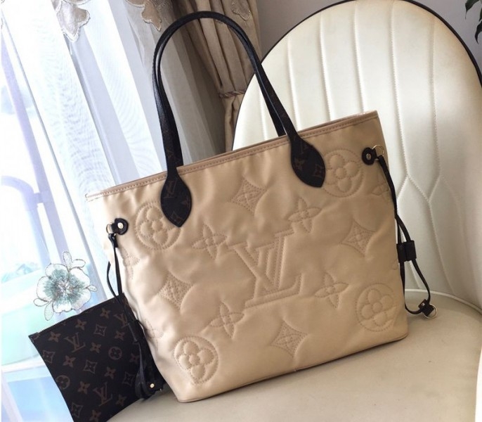 L0vis Vvtt0n Econyl Regenerated Nylon Neverfull MM Tote In Cream