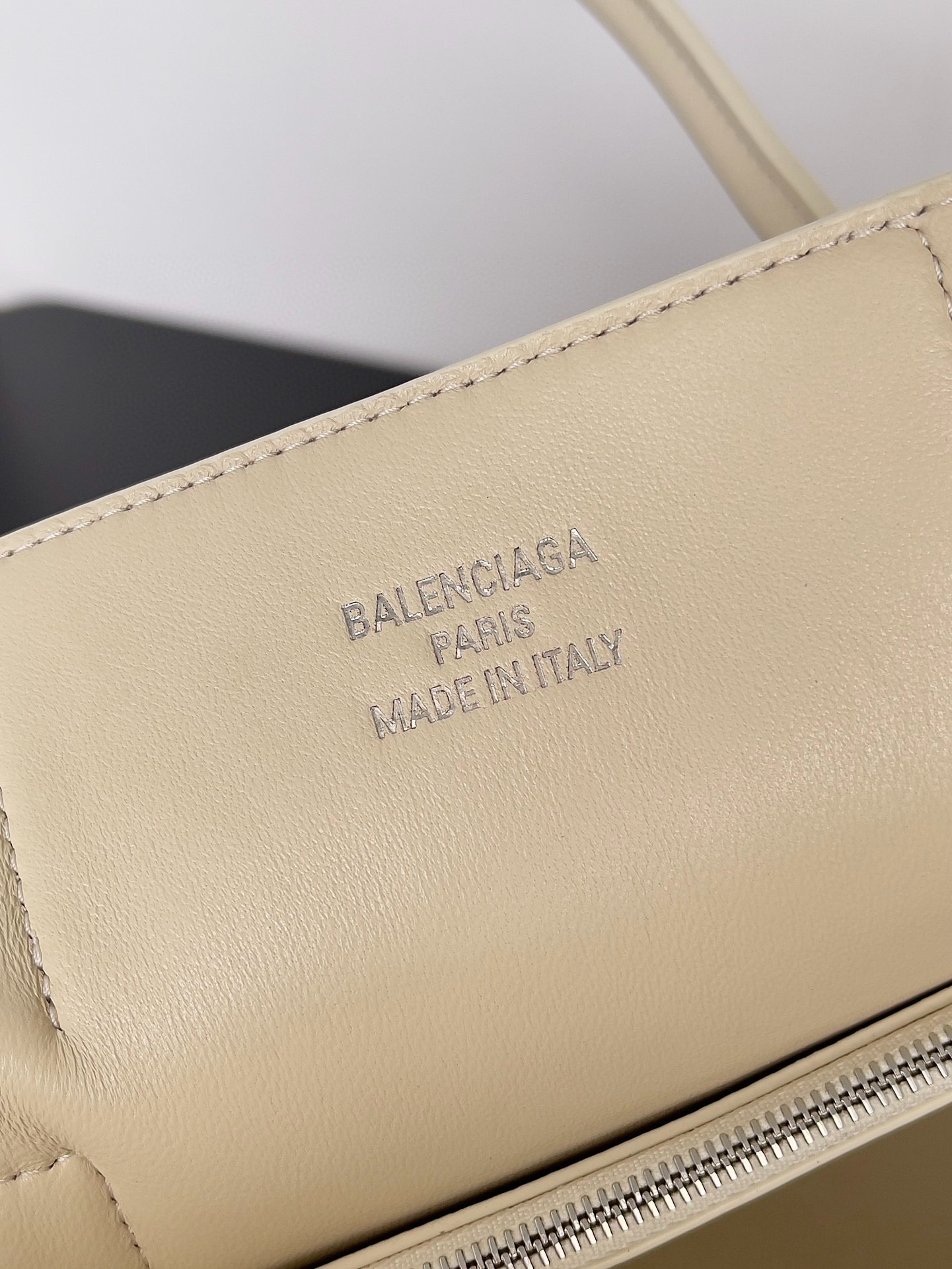 Knockoff Ba1en*iaga Bel Air Carry All Medium Bag Beige Calfskin