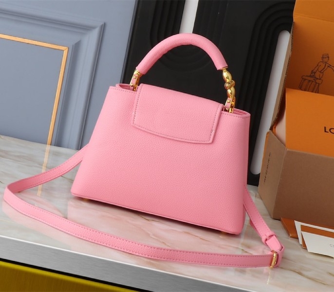L0vis Vvtt0n Capucines BB Handbag In Pink