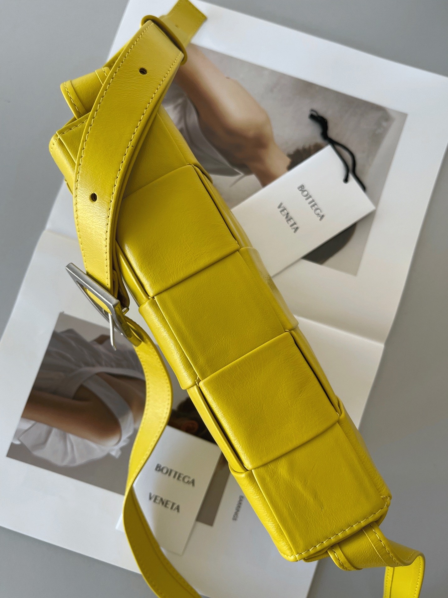 Top Quality Fake B0tt*ga Ven*ta Cassette Bag In Yellow