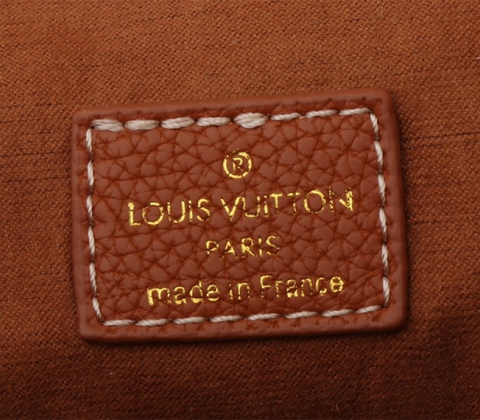 L0vis Vvtt0n Low Key Cabas MM Bag In Cognac Brown