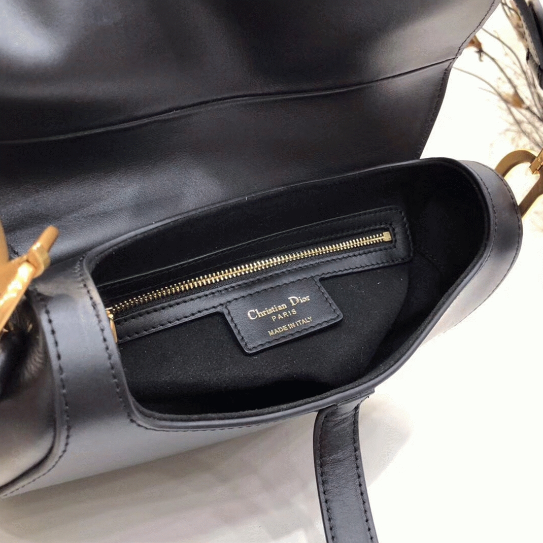 D10r Saddle Bag Fake in Black Smooth Calfskin