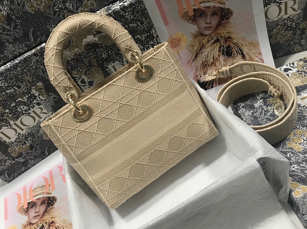 D10r Lady D-Lite Medium Bag Knockoff in Beige Cannage Embroidered Canvas