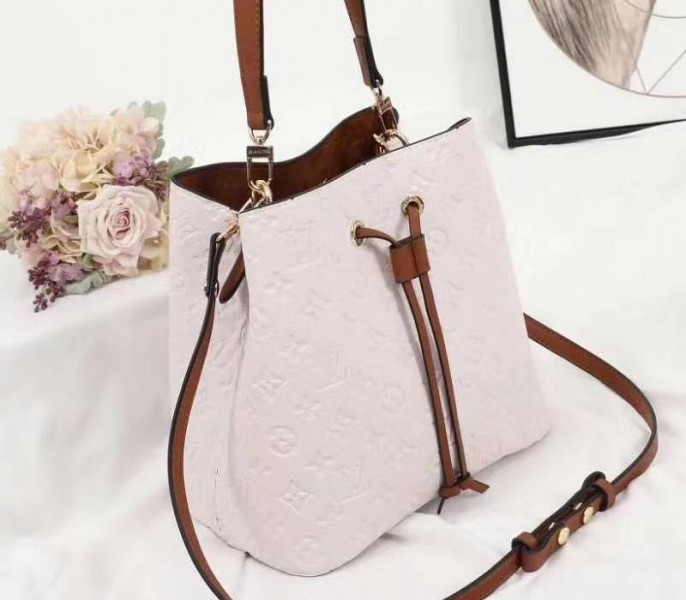 L0vis Vvtt0n Monogram Empreinte NeoNoe MM Bag In Cream