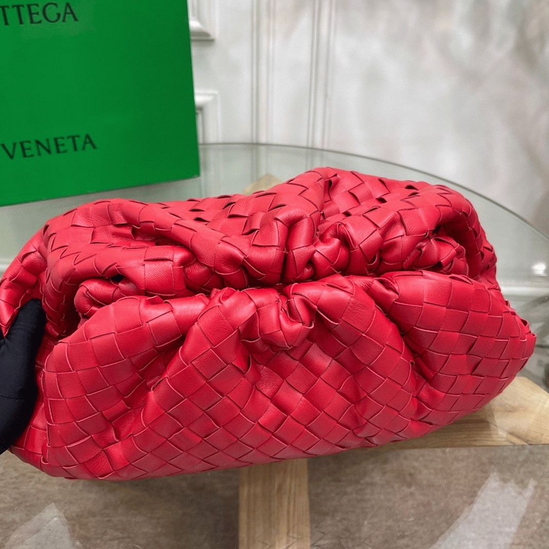 Fake B0tt*ga Ven*ta Large Pouch Clutch Bag Red