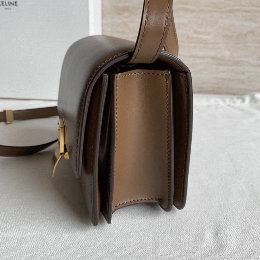 Top Quality Replica Ce1i*e Classic Box Small Bag In Camel