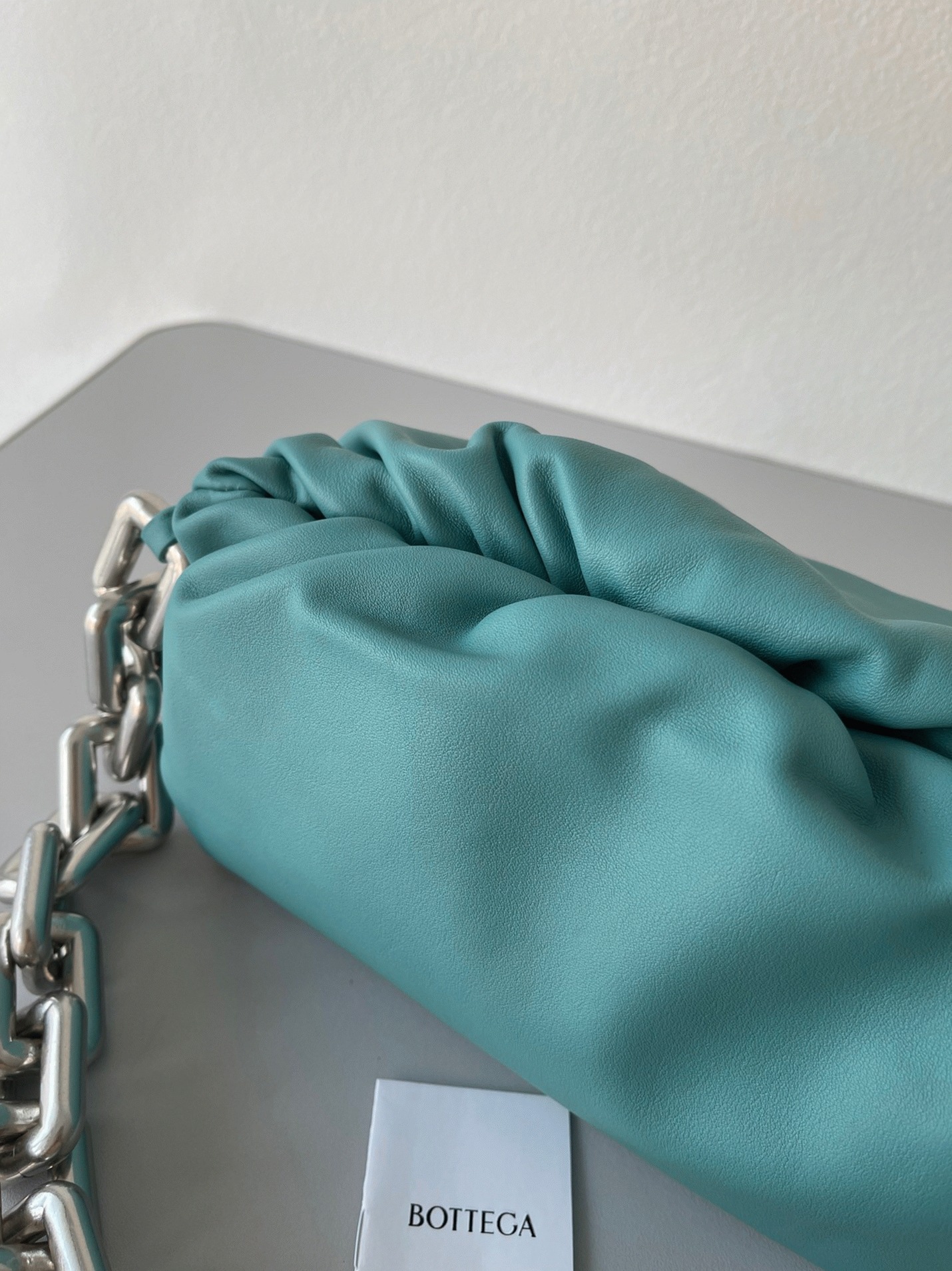 Faux B0tt*ga Ven*ta The Chain Pouch Bag Lake Green